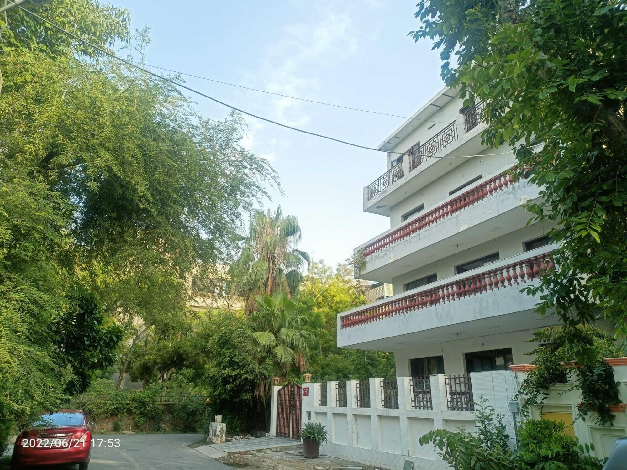 Oyo Metro View Residency Near Snow World Hotell Noida Exteriör bild